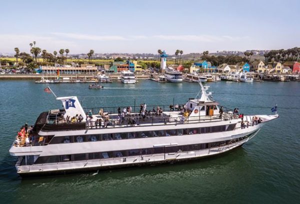 hornblower cruising with passengers