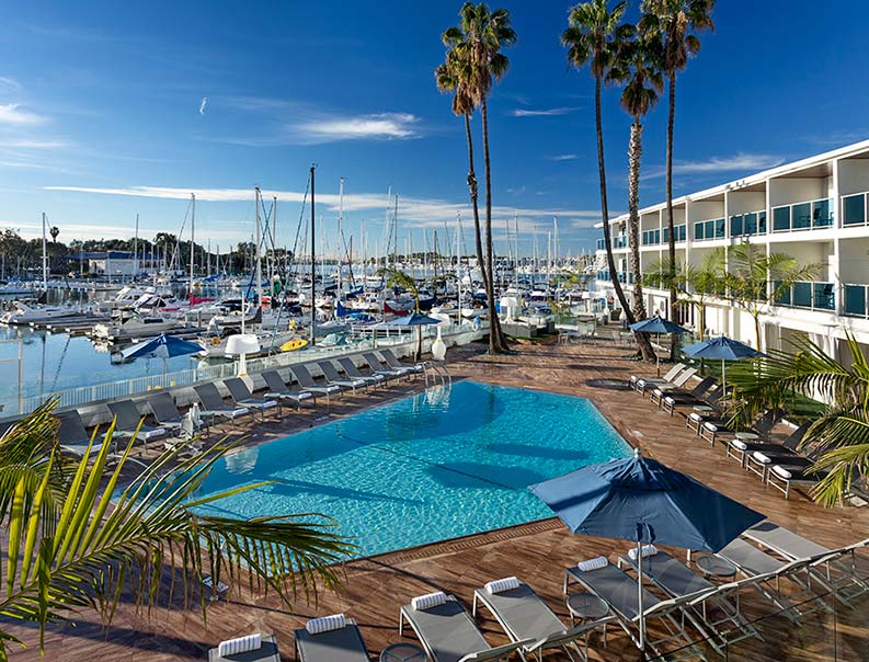 marina del rey hotel pool